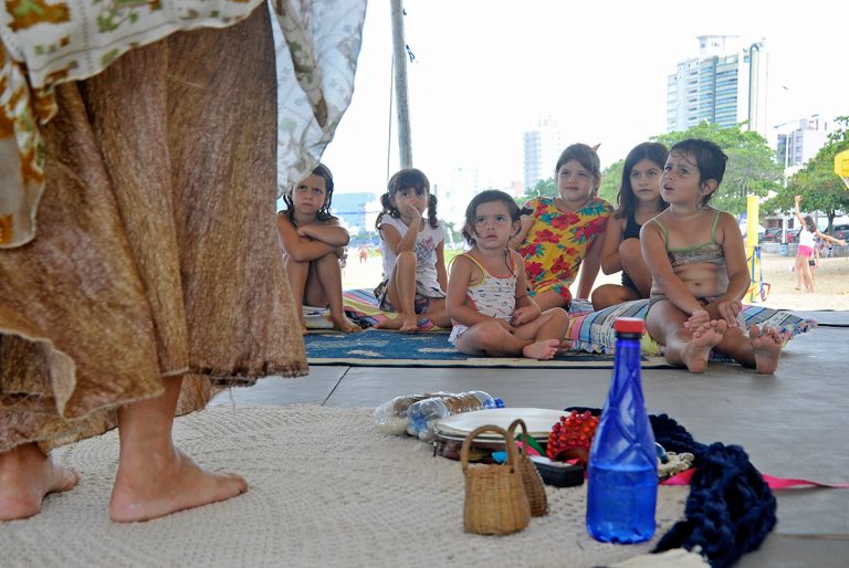 Contação de histórias – Bel Bandeira (Piçarras)