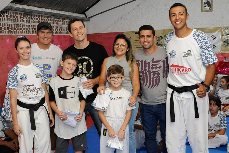 Entrega de camisas e aulão de Karatê (Piçarras)