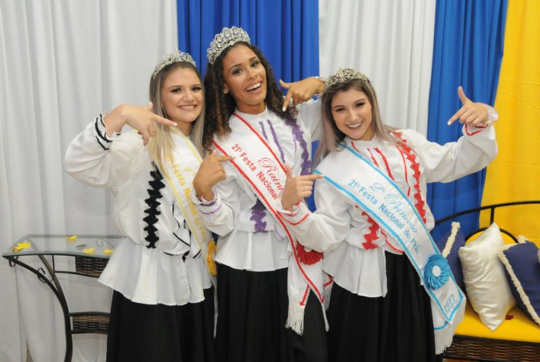 Rainha e princesas da 21ª Festa Nacional do Pirão